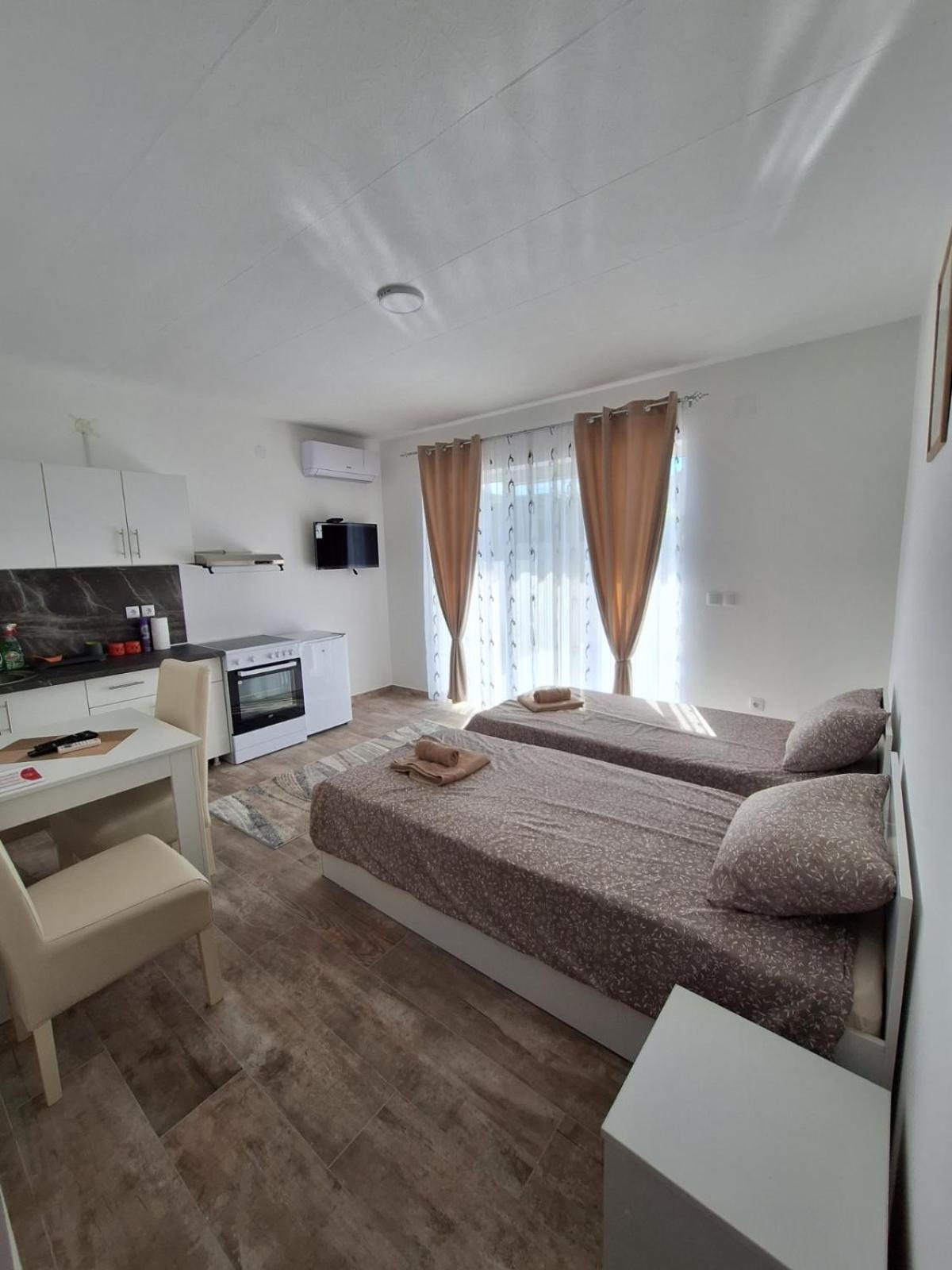 Apartmani Koki Kladovo Bagian luar foto